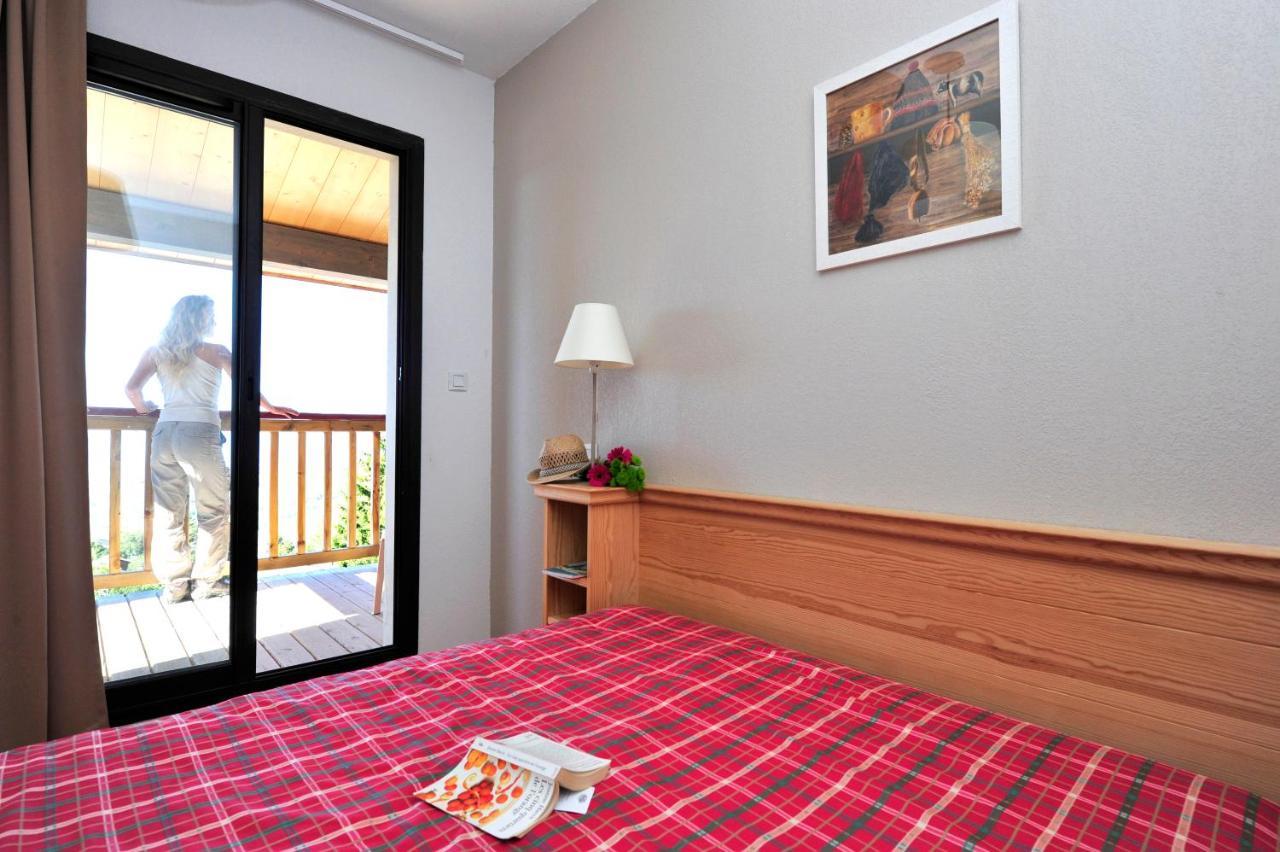 Residence Goelia Le Domaine De Castella Font-Romeu-Odeillo-Via Exterior foto